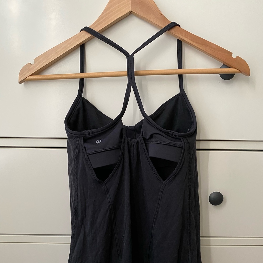 lululemon black tank w/built in bra NWOT